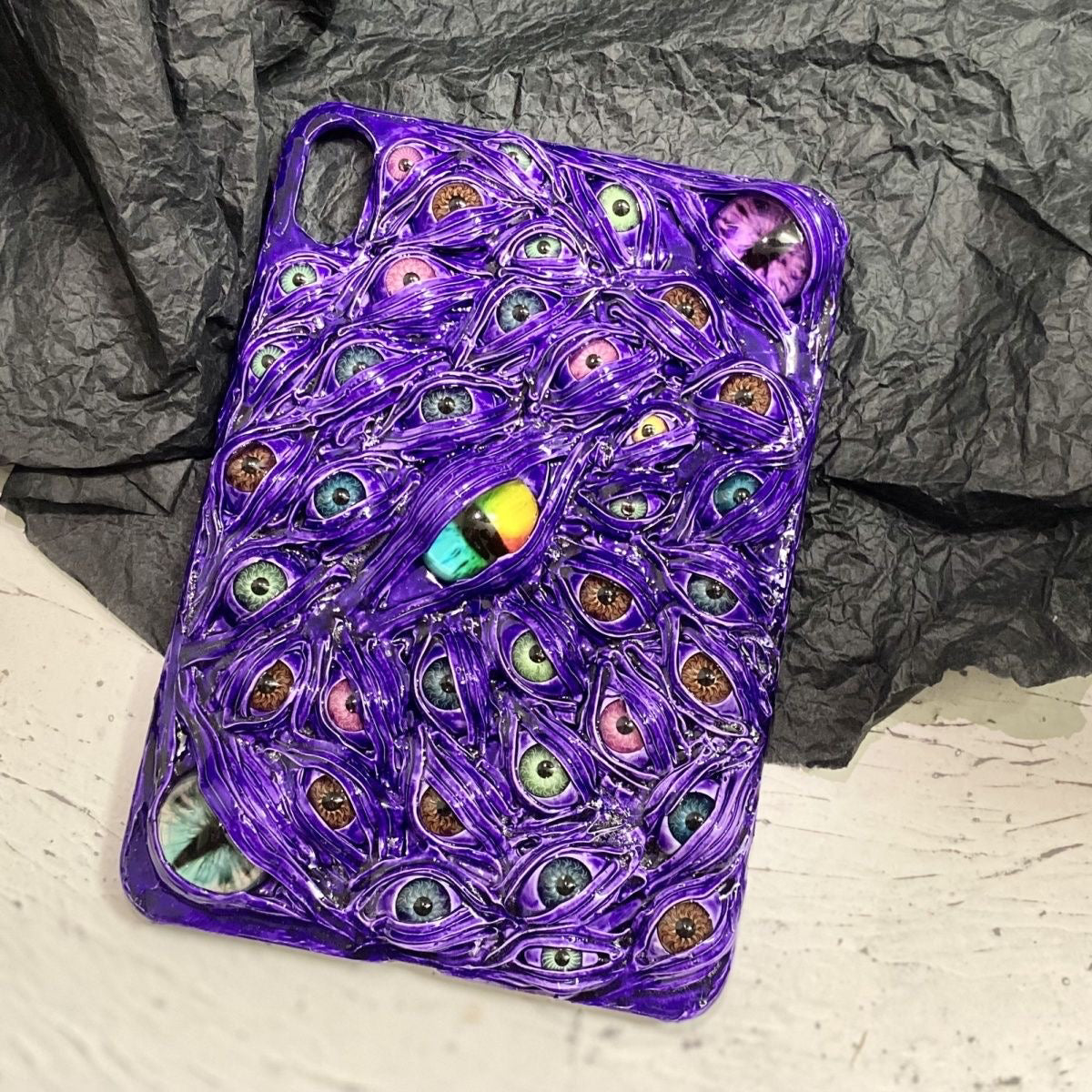 Handmade Cthulhu Eye Glow-in-the-Dark Phone Case（iPad）