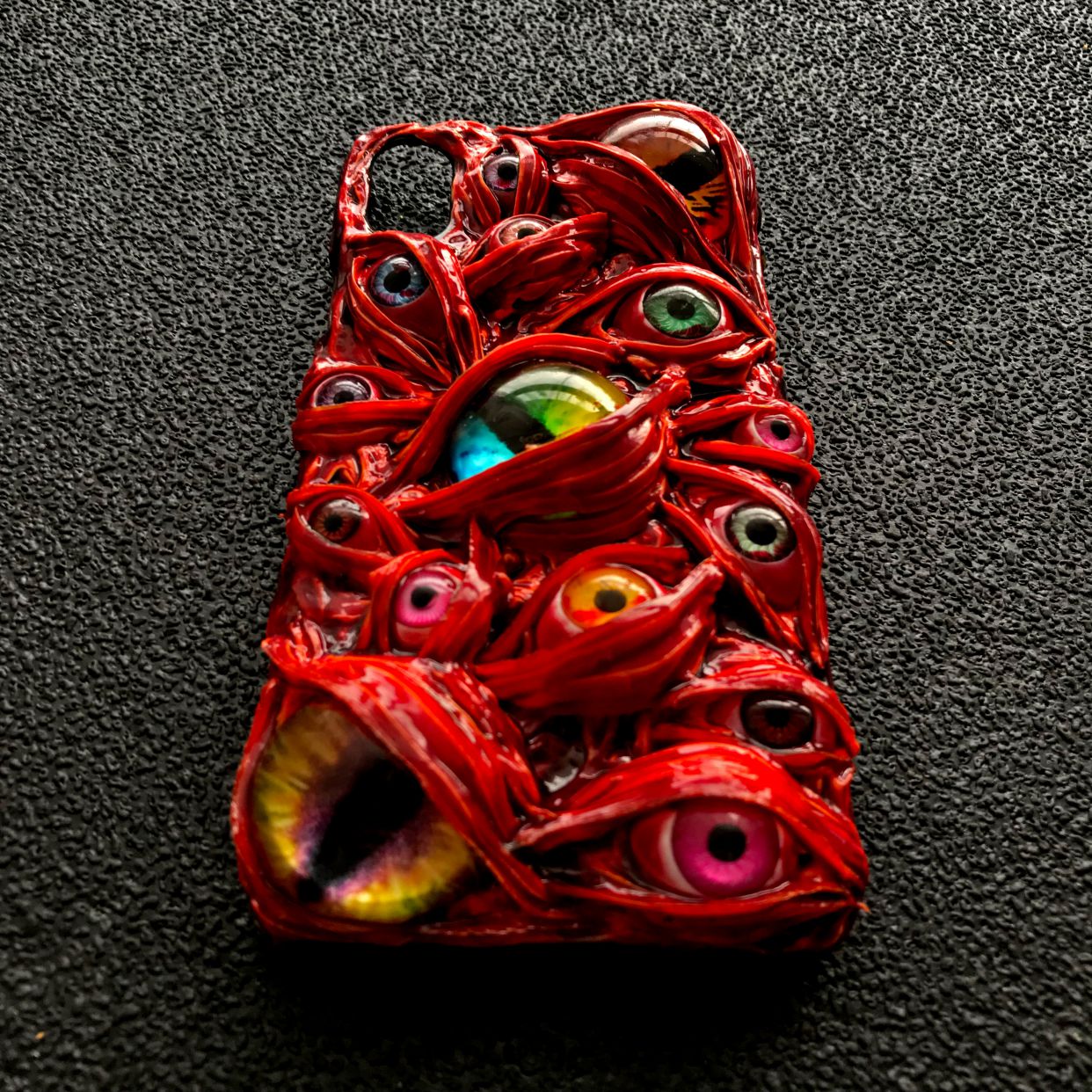 Handmade Cthulhu Eye Phone Case – Spooky Gothic Design
