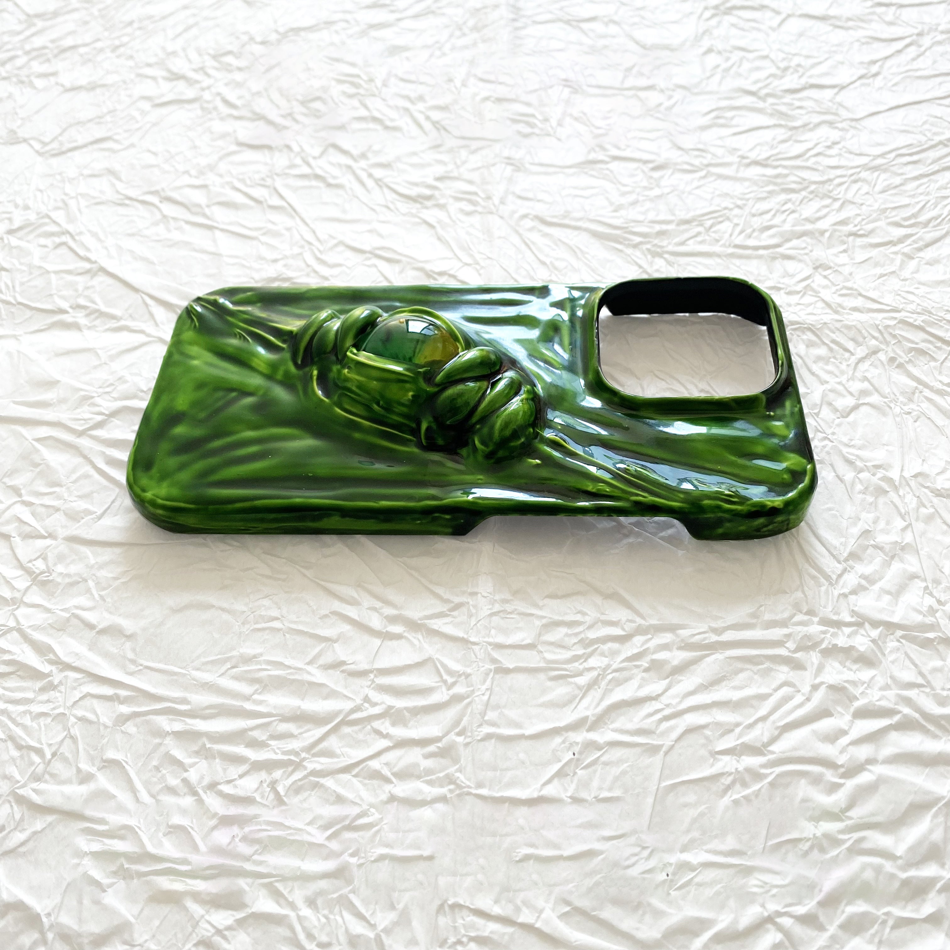 Handmade Cthulhu Eye Phone Case – Spooky Gothic Design