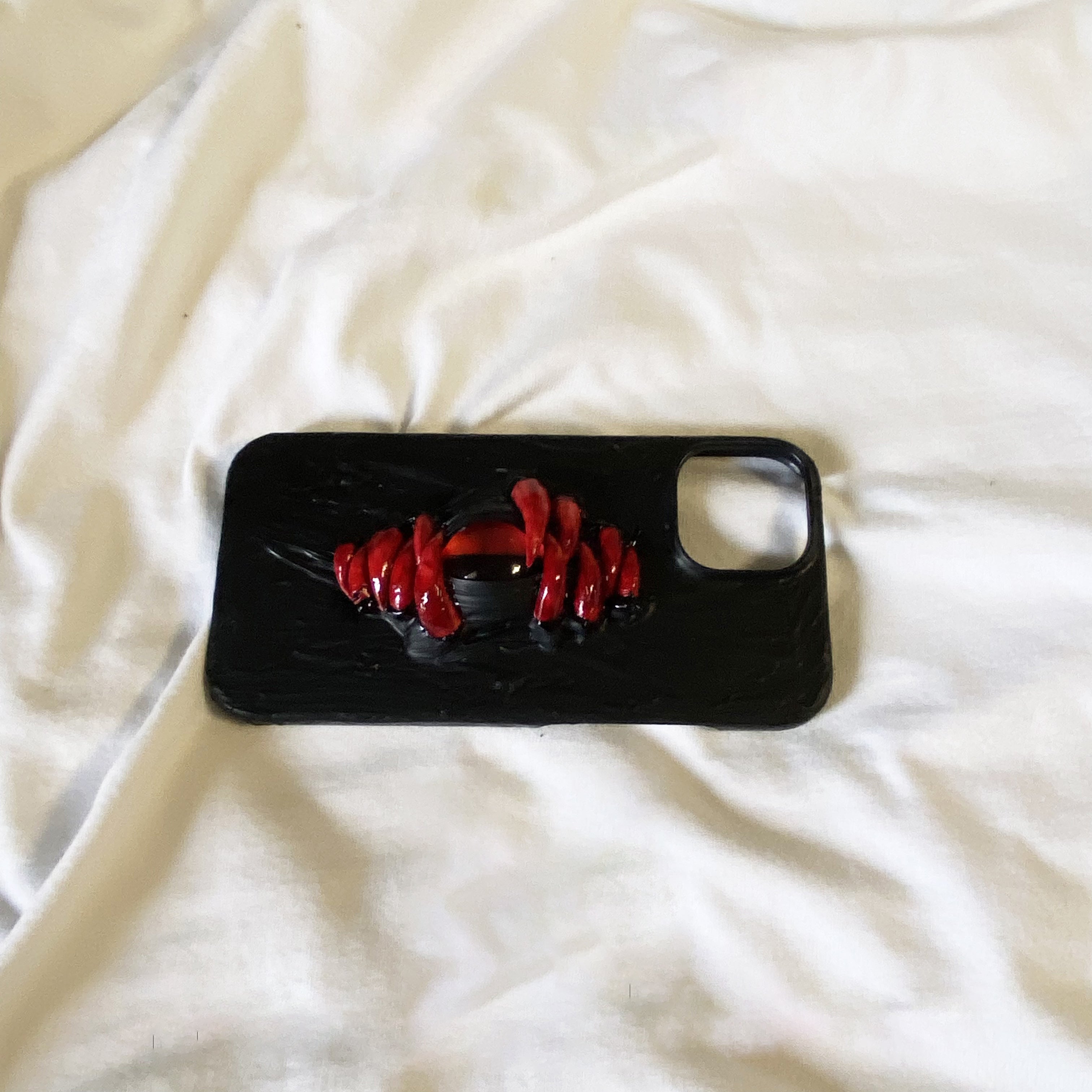 Handmade Cthulhu Eye Phone Case – Spooky Gothic Design