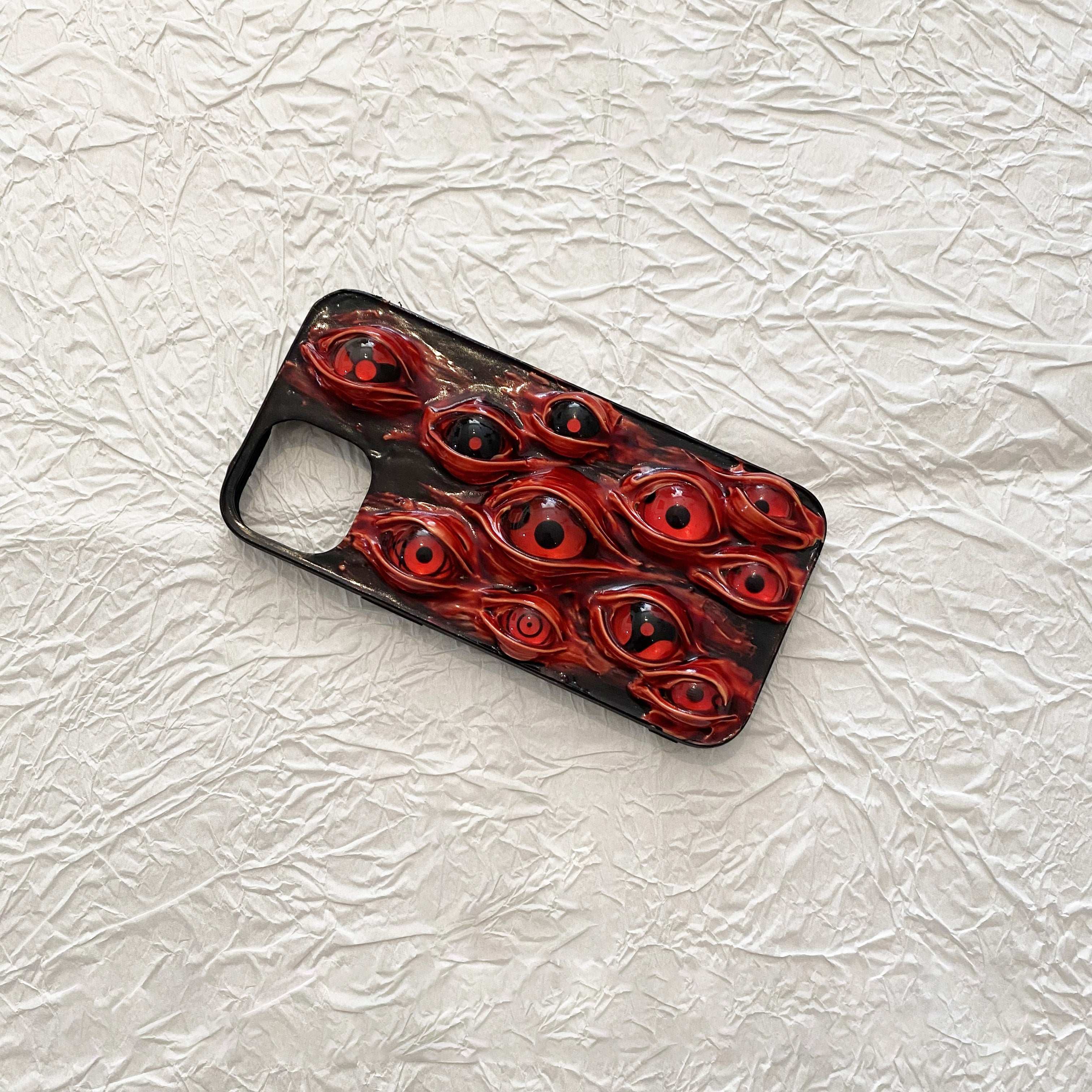 Handmade Cthulhu Eye Phone Case – Spooky Gothic Design