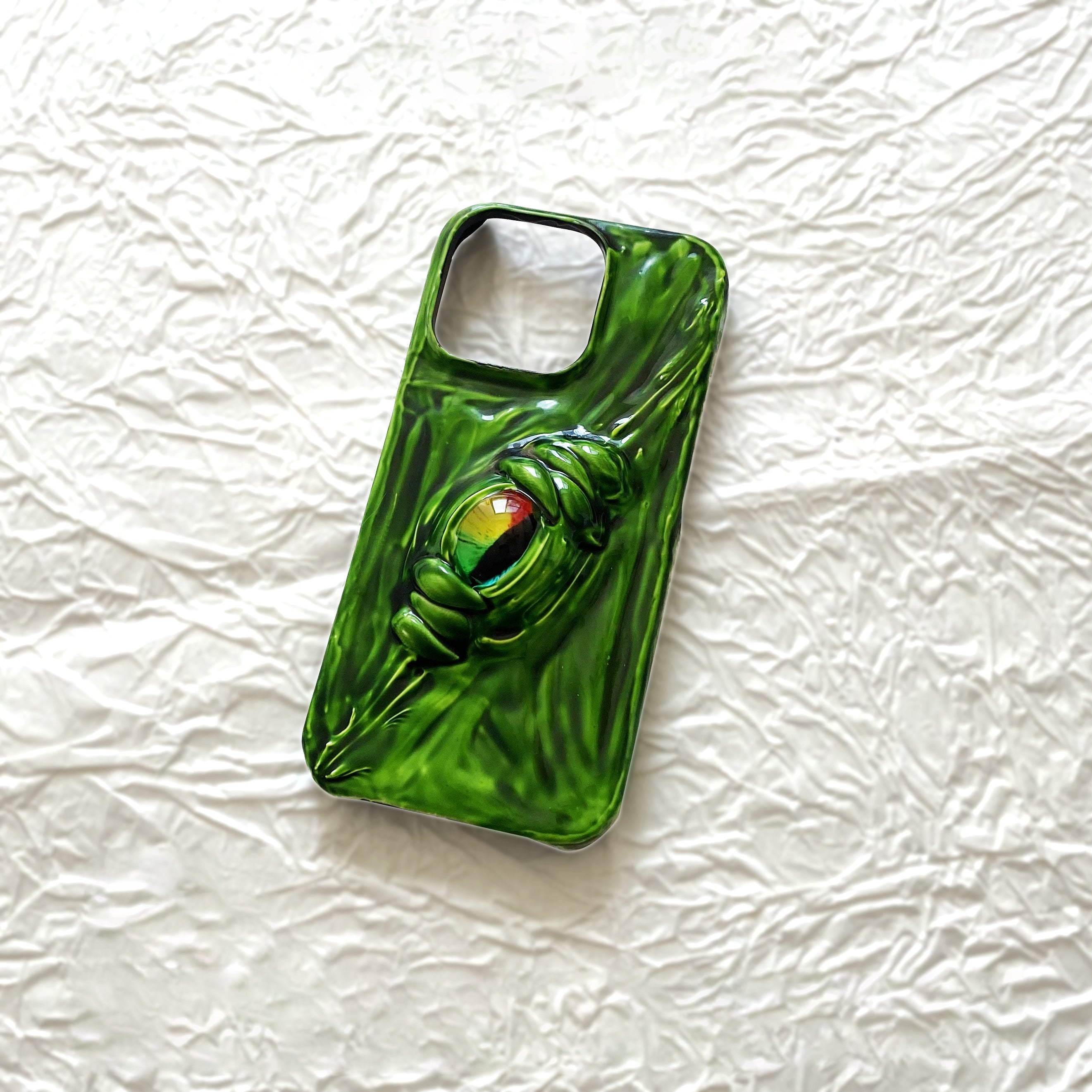 Handmade Cthulhu Eye Phone Case – Spooky Gothic Design