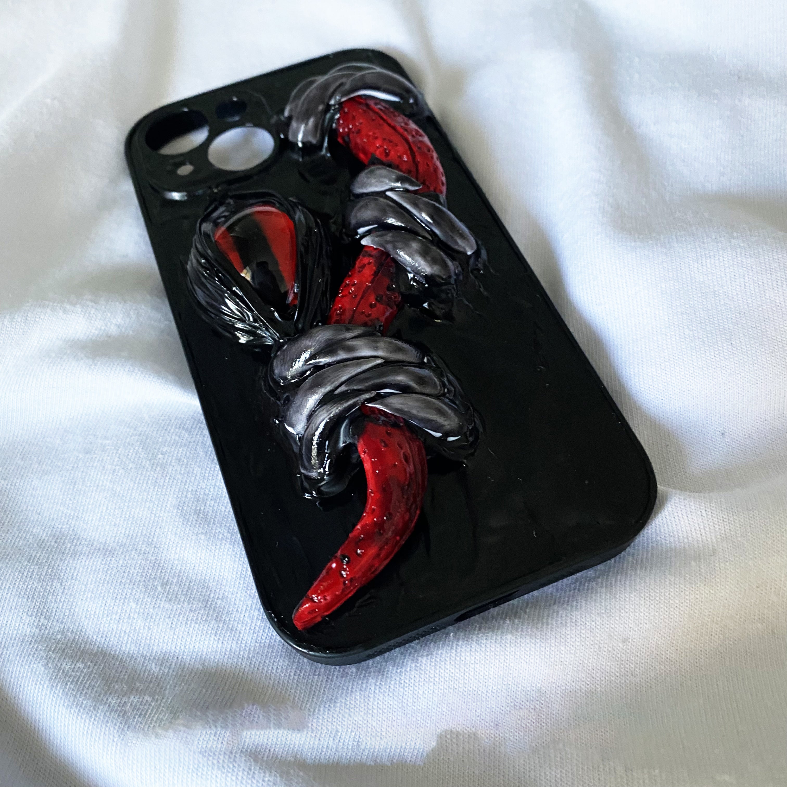 Handmade Cthulhu Eye Phone Case – Spooky Gothic Design