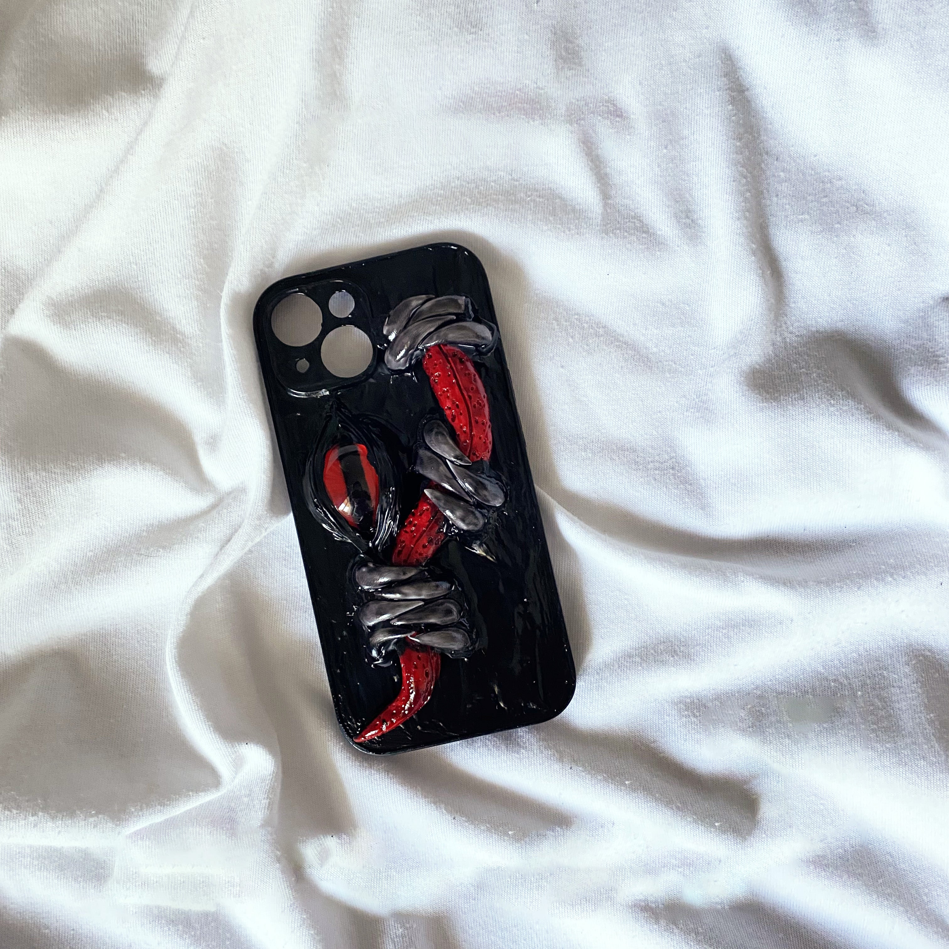 Handmade Cthulhu Eye Phone Case – Spooky Gothic Design
