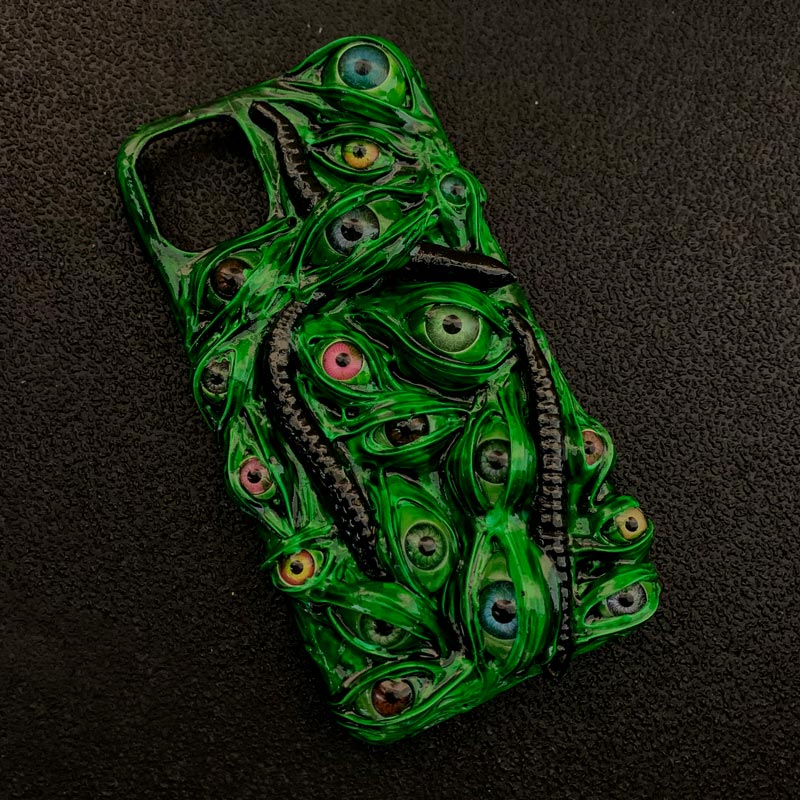 Handmade Cthulhu Eye Phone Case – Spooky Gothic Design