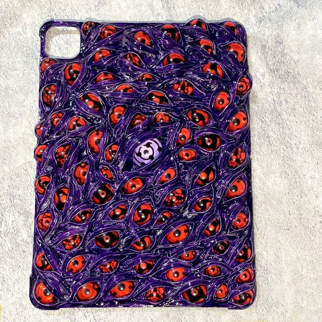 Handmade Cthulhu Eye Glow-in-the-Dark Phone Case（iPad）