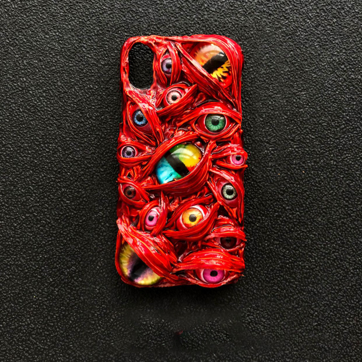Handmade Cthulhu Eye Phone Case – Spooky Gothic Design