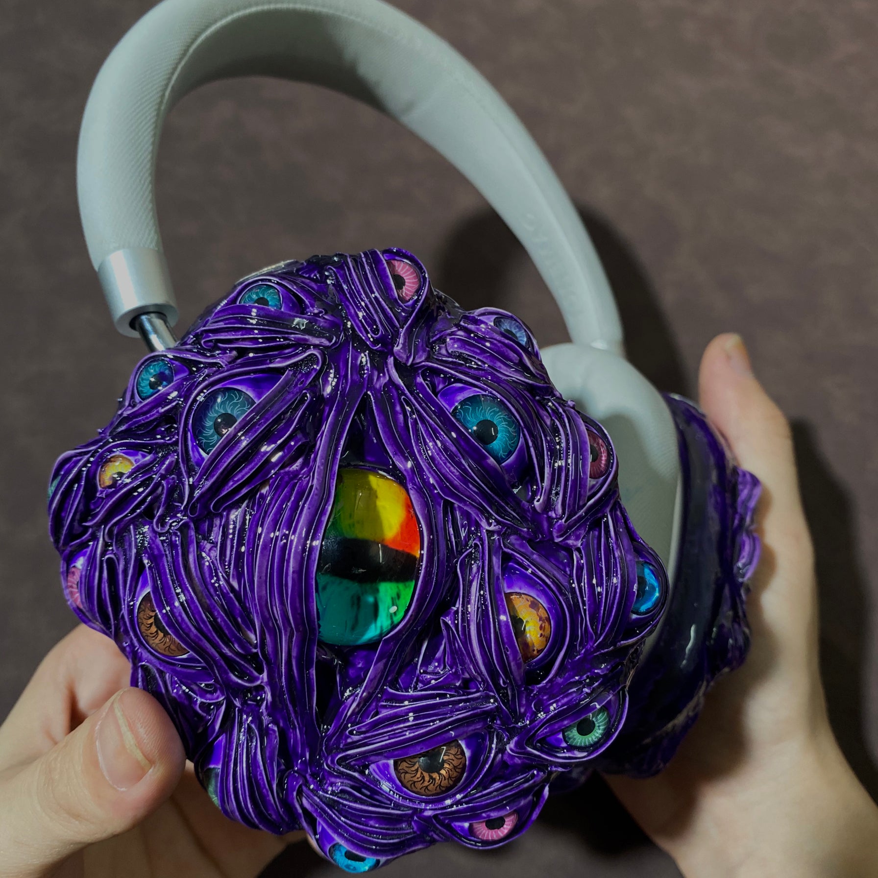 Handmade Cthulhu Eye Glow-in-the-Dark Phone Case（air pods）