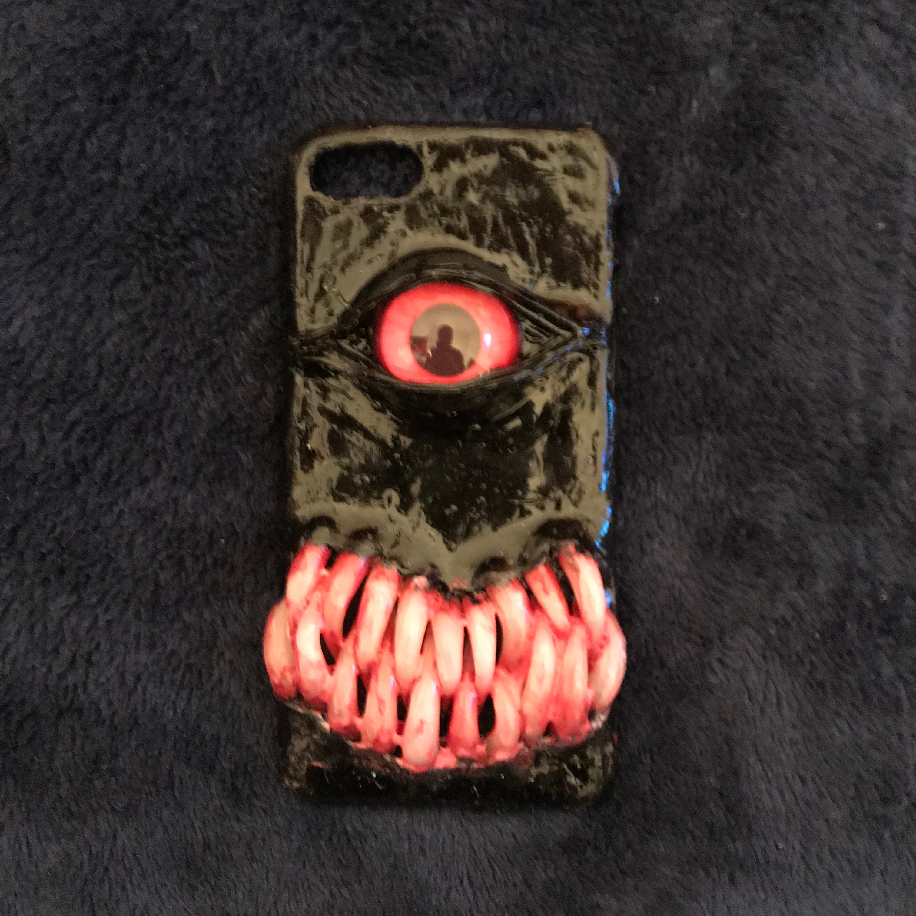 Handmade Cthulhu Eye Phone Case – Spooky Gothic Design