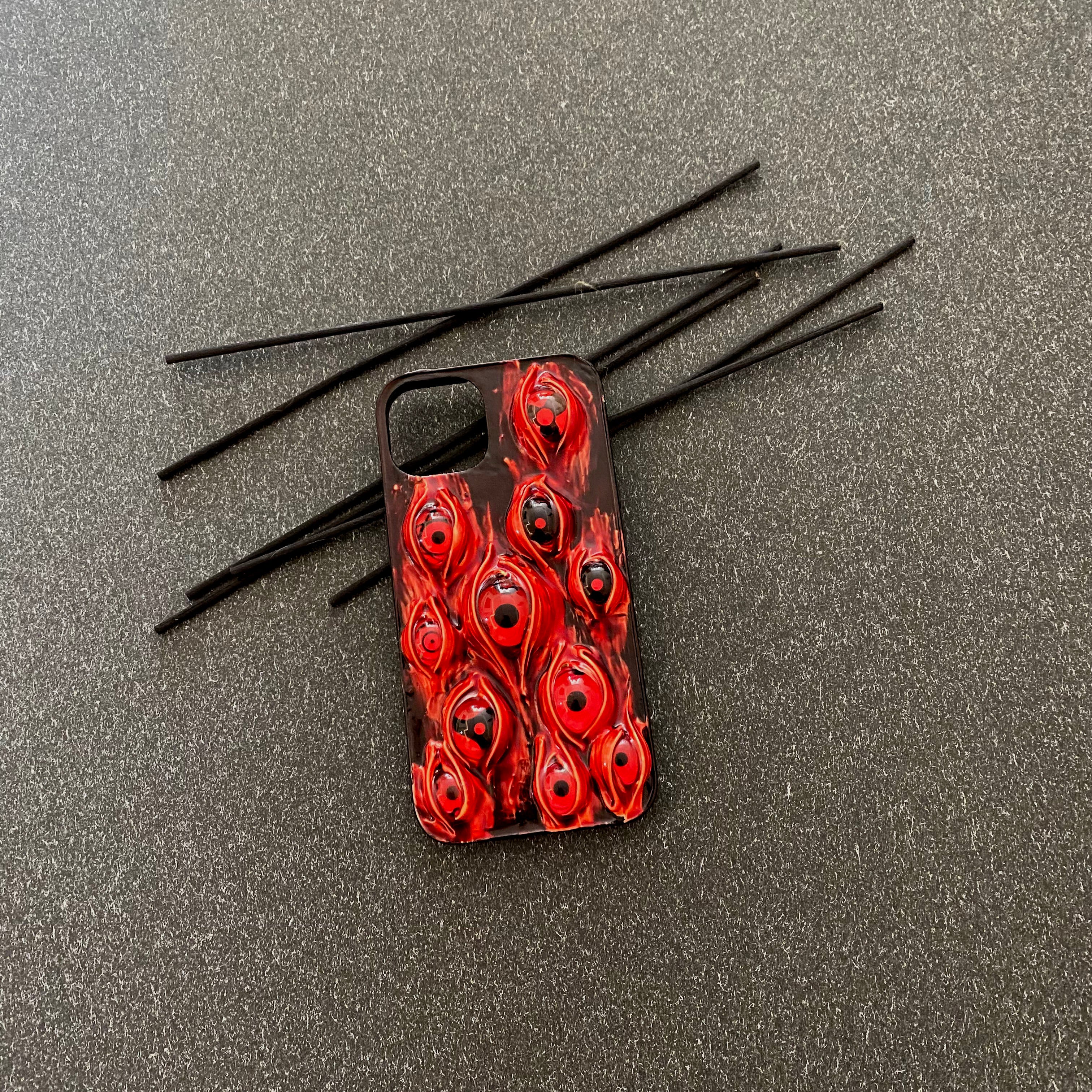 Handmade Cthulhu Eye Phone Case – Spooky Gothic Design