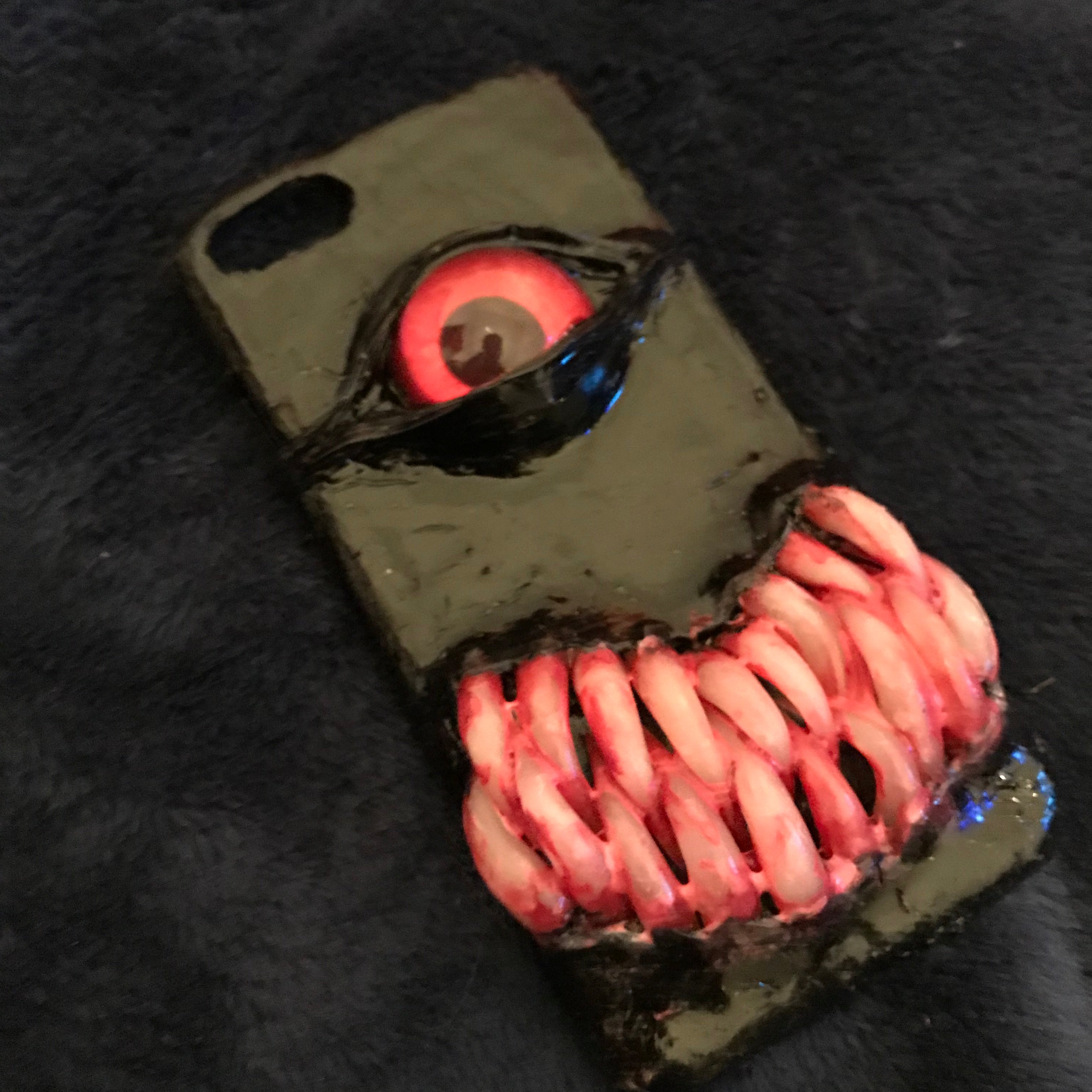 Handmade Cthulhu Eye Phone Case – Spooky Gothic Design