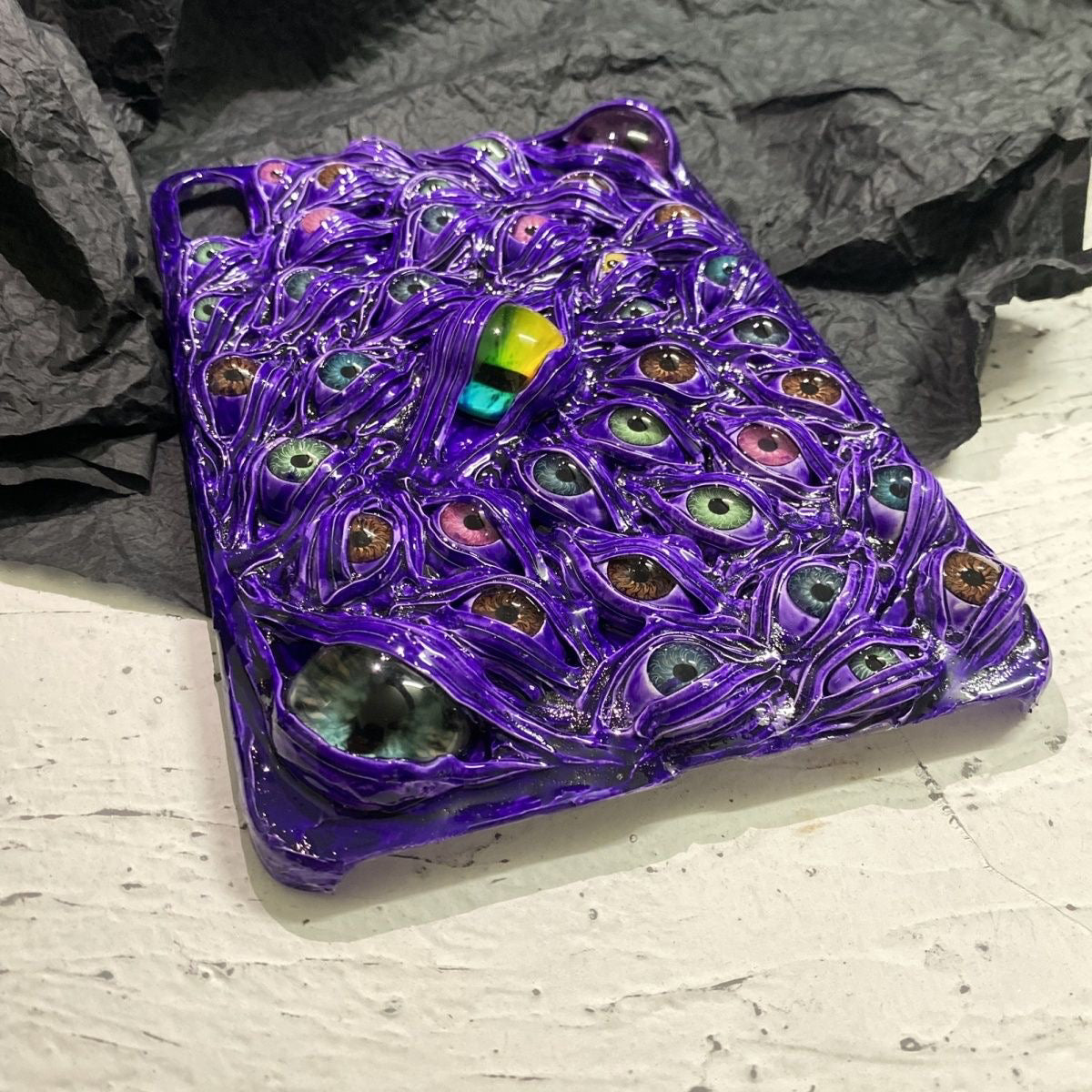 Handmade Cthulhu Eye Glow-in-the-Dark Phone Case（iPad）