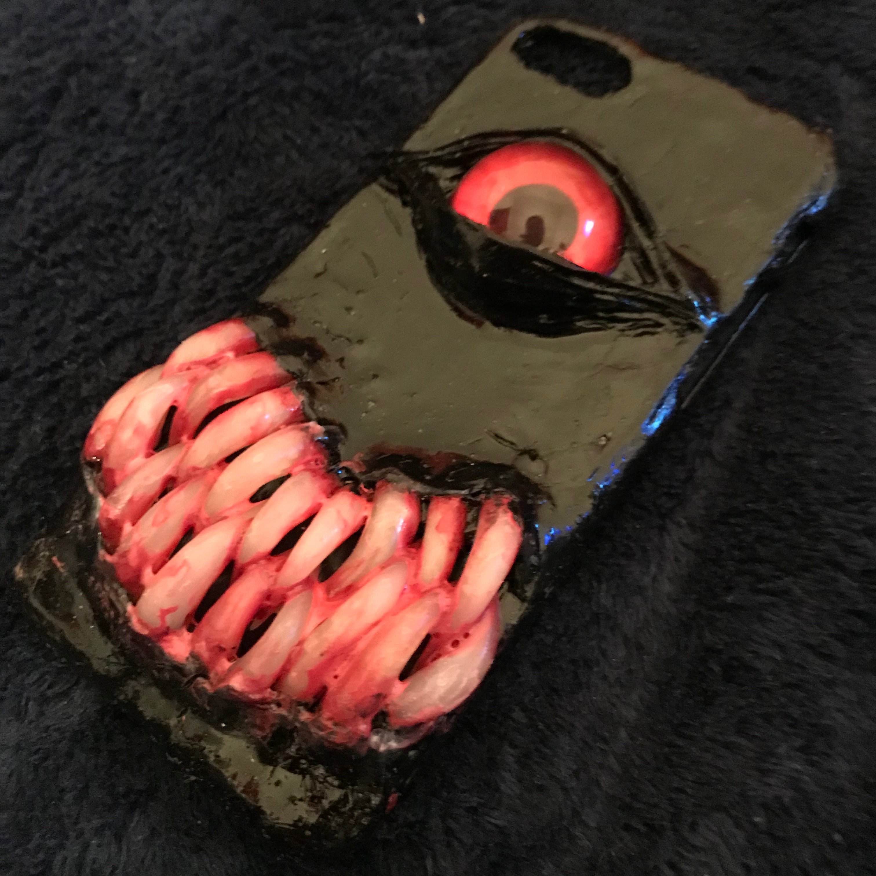 Handmade Cthulhu Eye Phone Case – Spooky Gothic Design